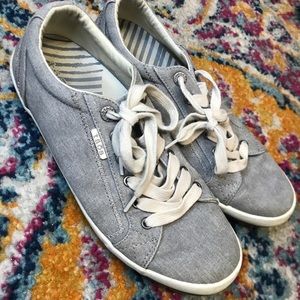 Taos Star gray women’s sneakers size 11